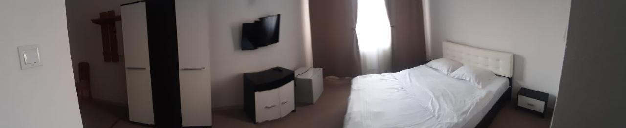 クラヨーヴァ Casablancaホステル エクステリア 写真