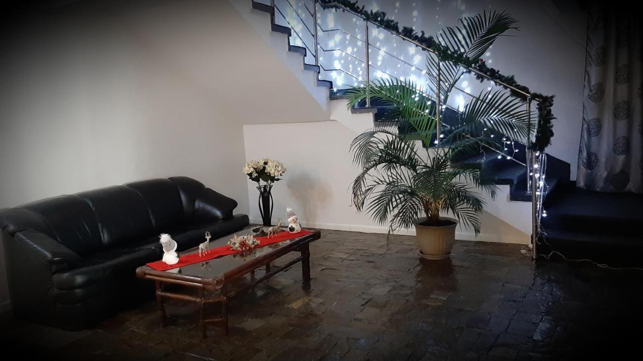 クラヨーヴァ Casablancaホステル エクステリア 写真