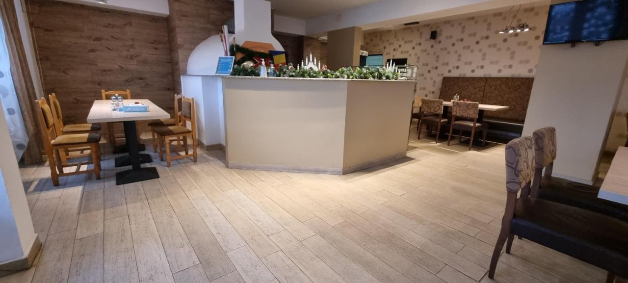 クラヨーヴァ Casablancaホステル エクステリア 写真