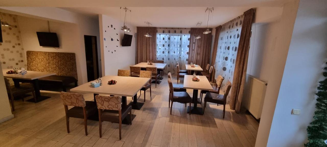 クラヨーヴァ Casablancaホステル エクステリア 写真