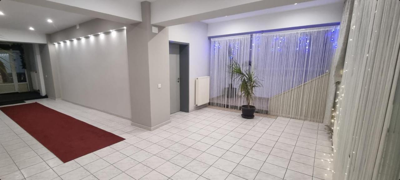 クラヨーヴァ Casablancaホステル エクステリア 写真