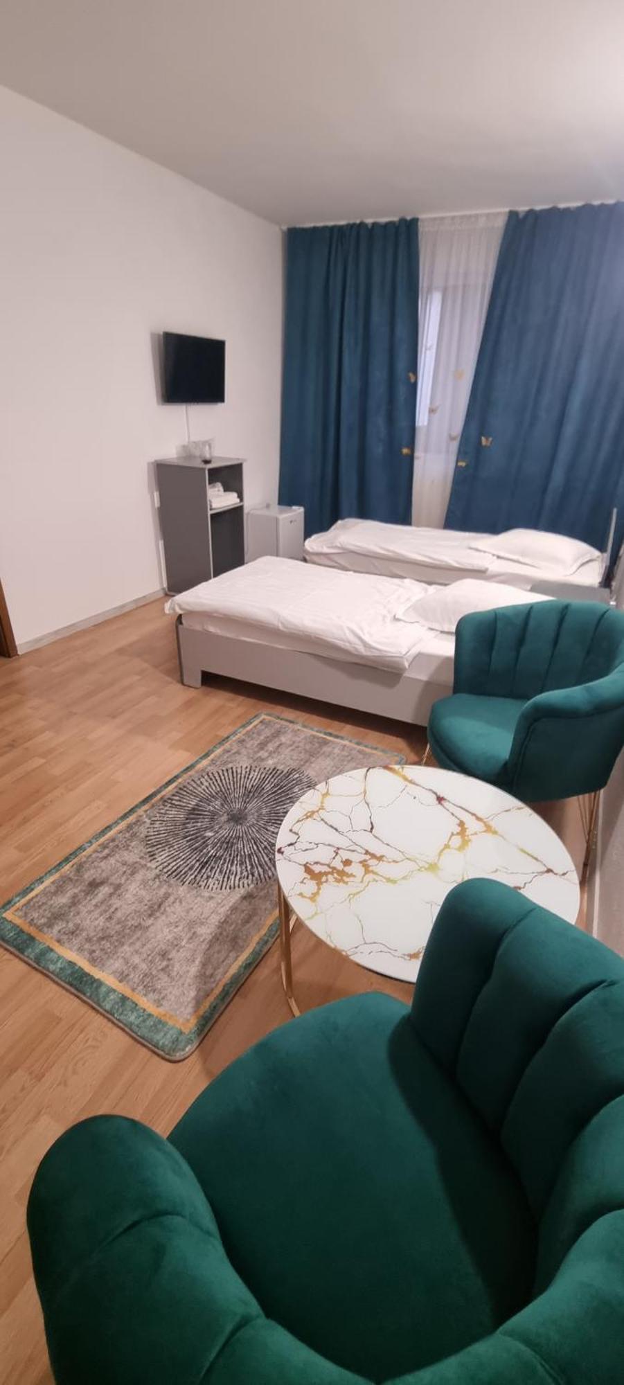 クラヨーヴァ Casablancaホステル エクステリア 写真