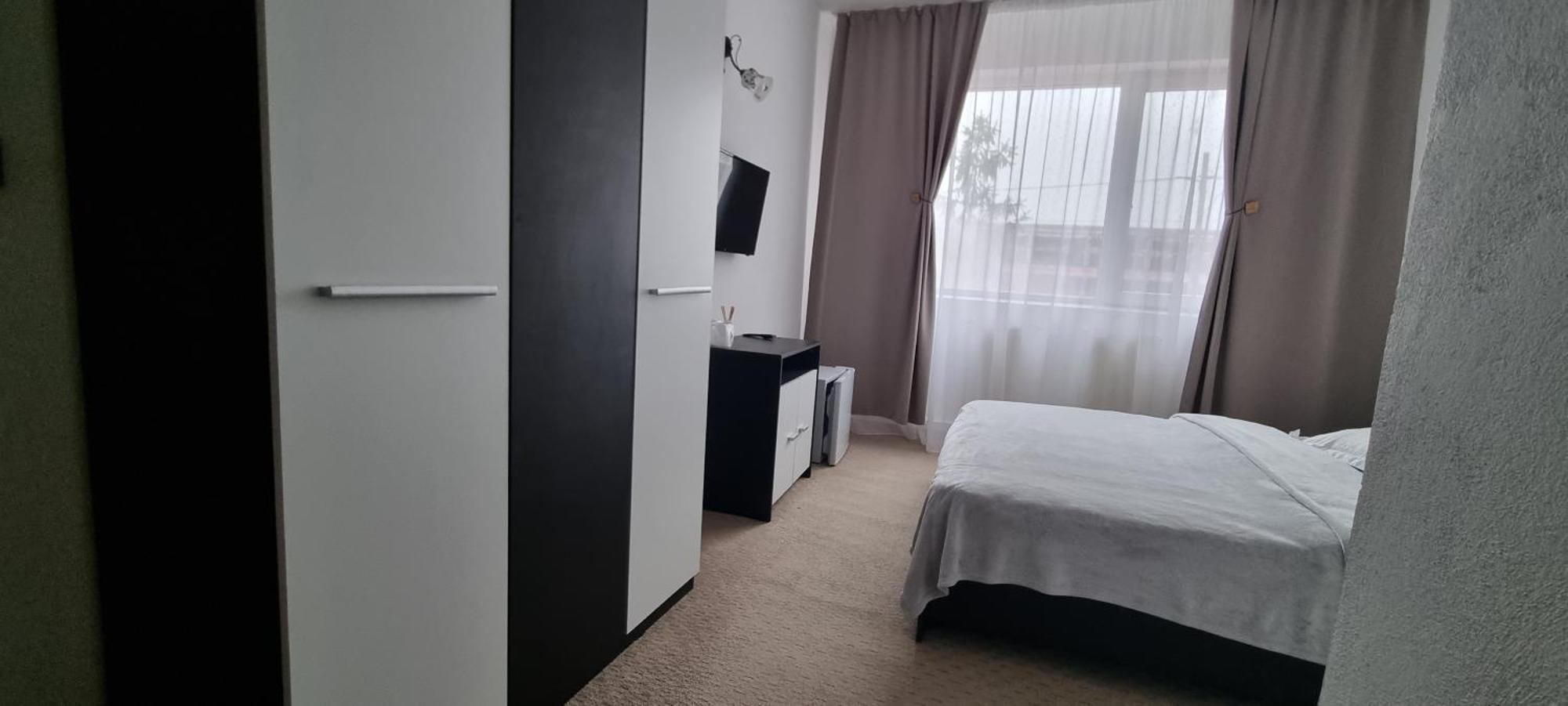 クラヨーヴァ Casablancaホステル 部屋 写真