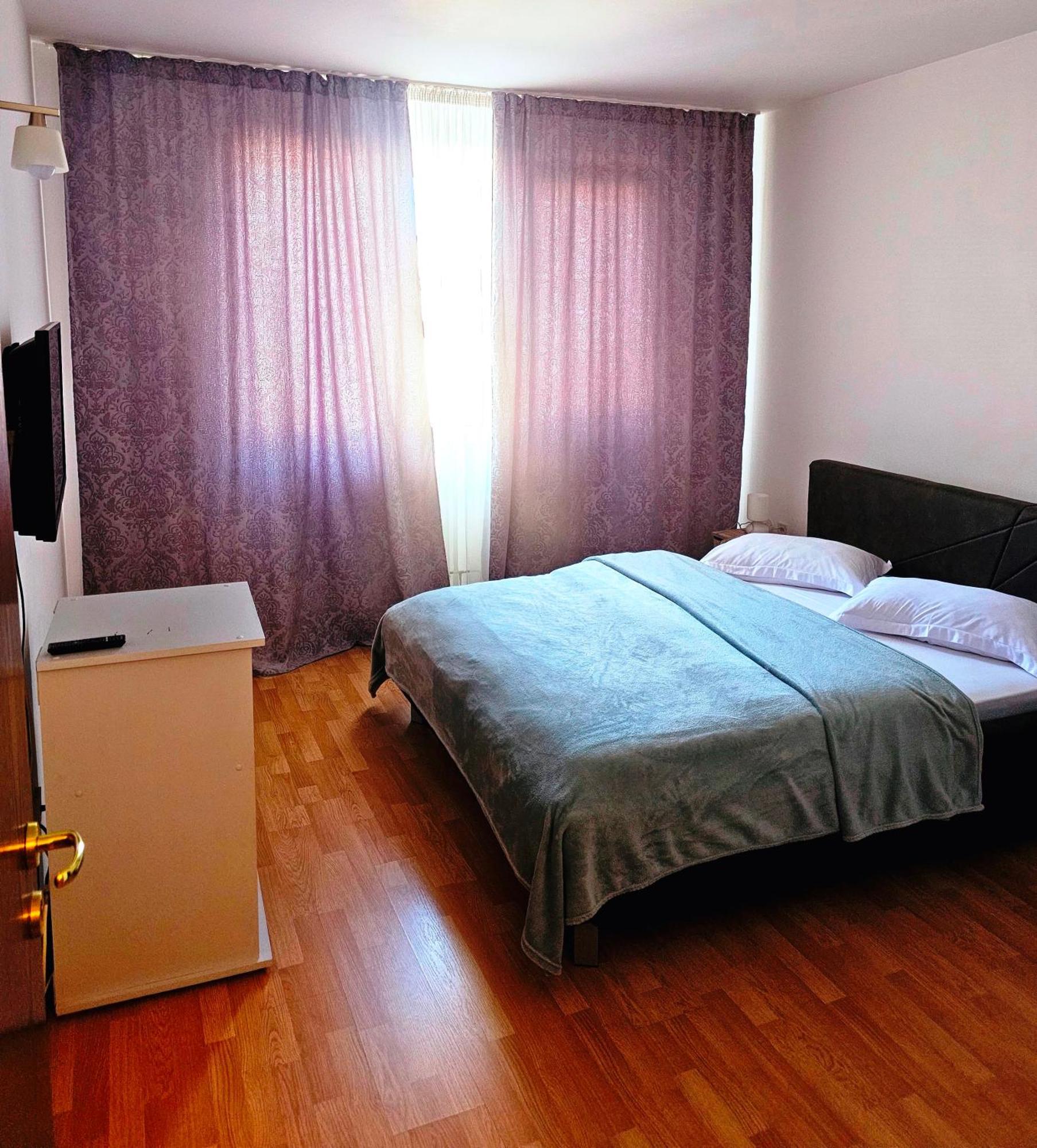 クラヨーヴァ Casablancaホステル エクステリア 写真