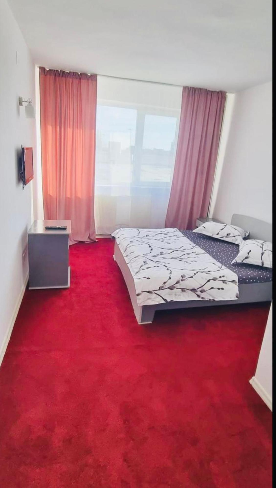 クラヨーヴァ Casablancaホステル エクステリア 写真